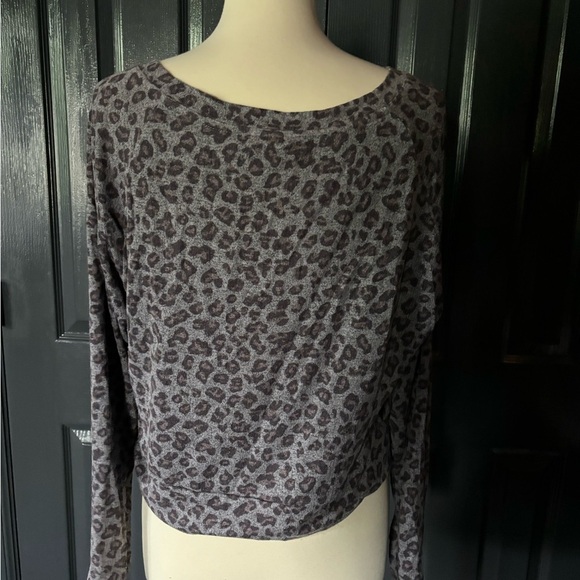 BB Dakota Gray Leopard Lounge Set - Picture 3 of 5